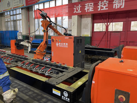 {陜西機(jī)器人自動(dòng)焊} 機(jī)器人自動(dòng)焊礦井行業(yè)案例分享 {陜西機(jī)器人自動(dòng)焊} 機(jī)器人自動(dòng)焊礦井行業(yè)案例分享